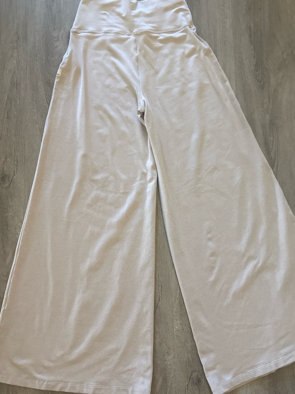 Vuori Halo Easy Wide-Leg Pants in Small Short length - Cream Ecru Heather - NWOT - Picture 8 of 8